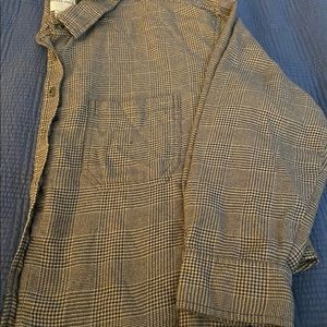 American Eagle Women’s crop flannel shirt. Size Medium